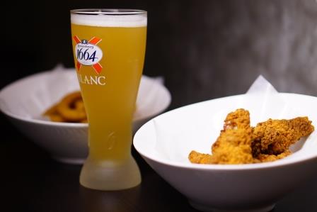 Present Cafe and Bar - Professional  Shop in 九龍 | BookFun