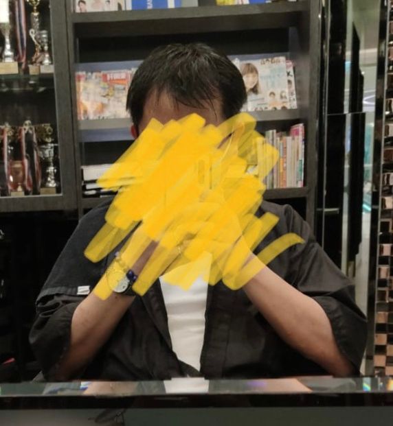 Salon Reflection